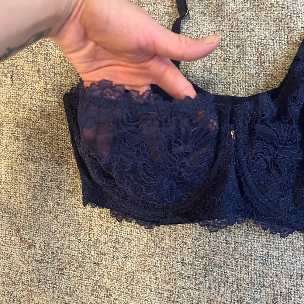 Savage X Fenty Unlined Blue Lace Bra - Picture 3 of 6